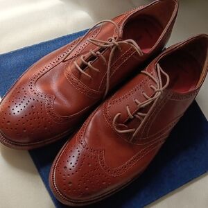 Johnston & Murrphy Brown Leather Shoes. In Excellent Pre-Loved Condition.